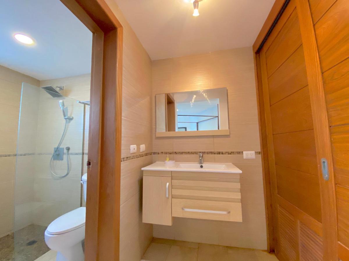 Los Corales Villas And Suites - Beach Club, Spa, Restaurants 蓬塔卡纳 外观 照片