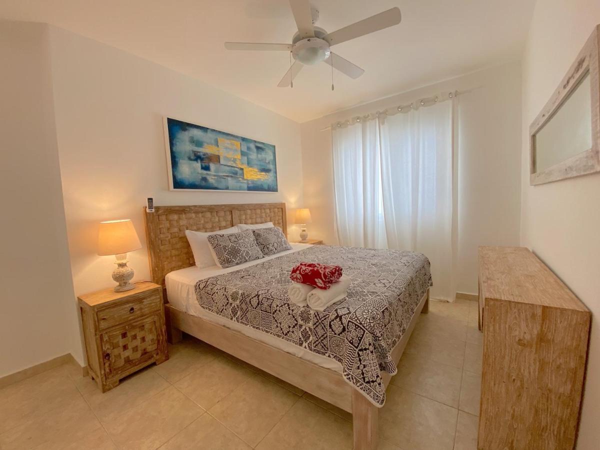 Los Corales Villas And Suites - Beach Club, Spa, Restaurants 蓬塔卡纳 外观 照片