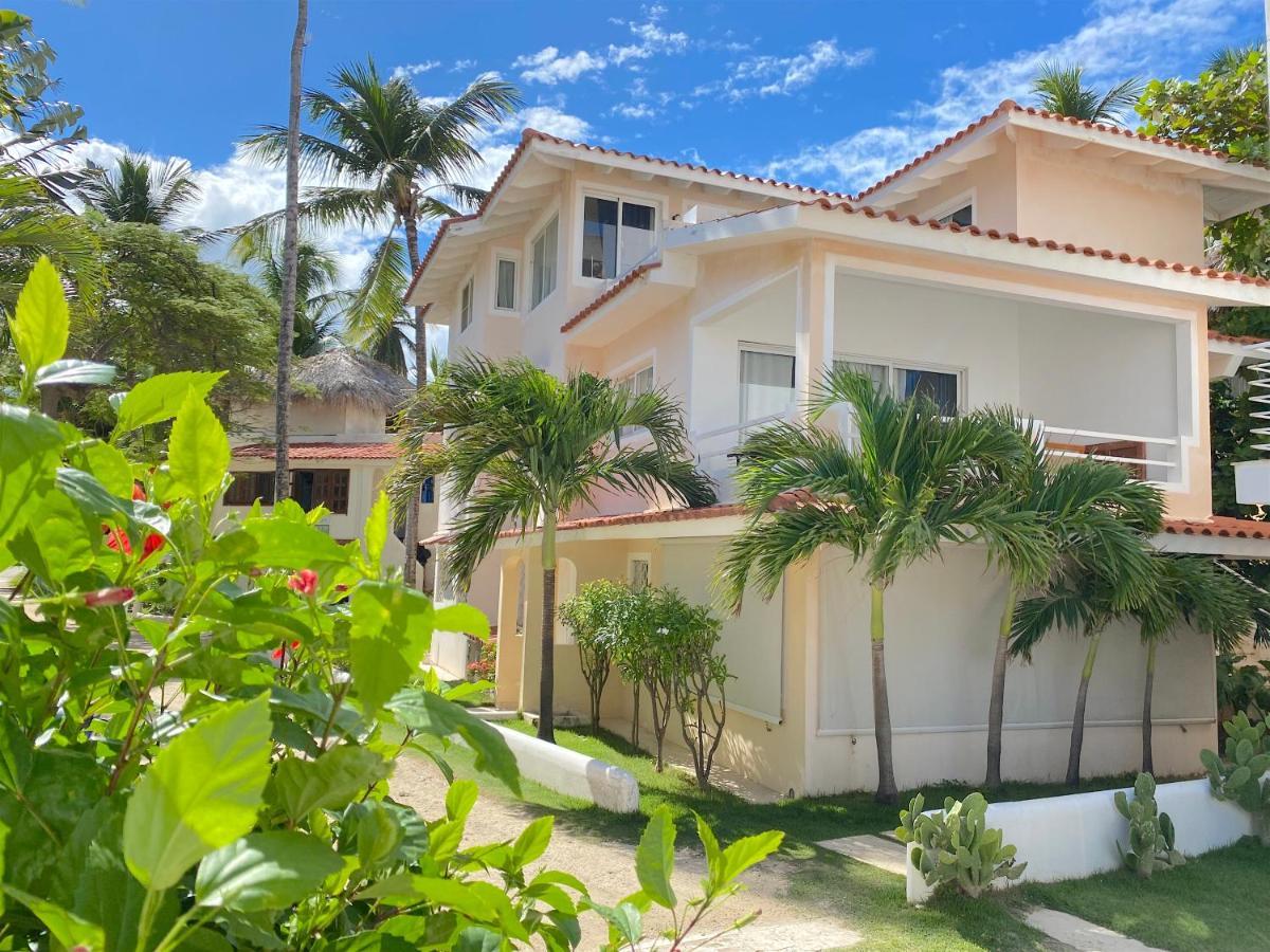 Los Corales Villas And Suites - Beach Club, Spa, Restaurants 蓬塔卡纳 外观 照片