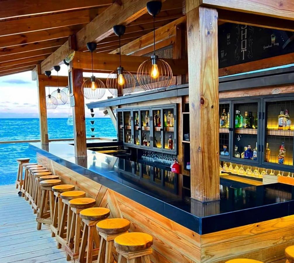 Los Corales Villas And Suites - Beach Club, Spa, Restaurants 蓬塔卡纳 外观 照片
