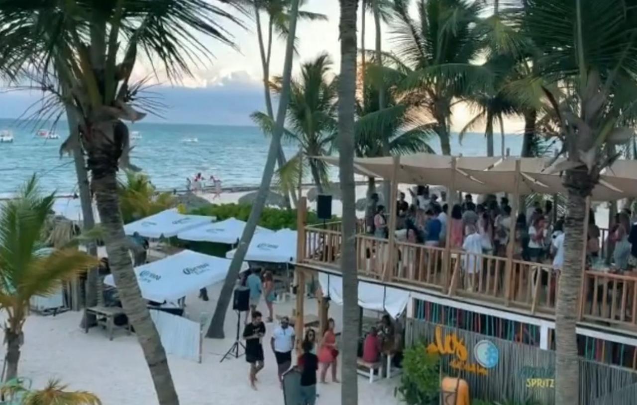 Los Corales Villas And Suites - Beach Club, Spa, Restaurants 蓬塔卡纳 外观 照片